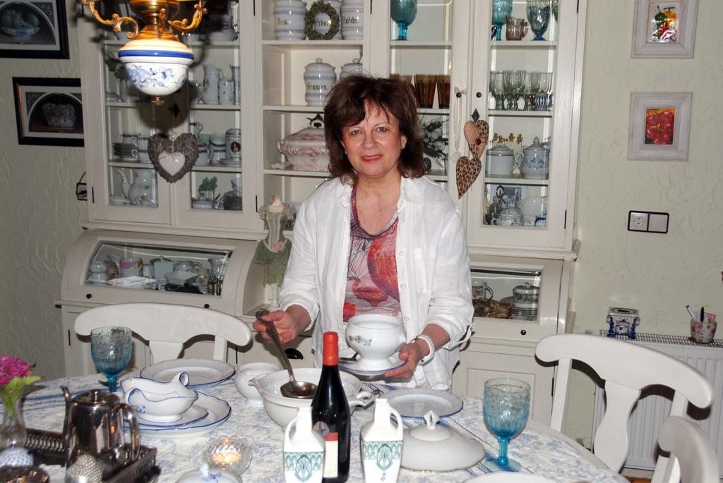 Romantikzimmer Im Antiquariat Sonnschied Room photo